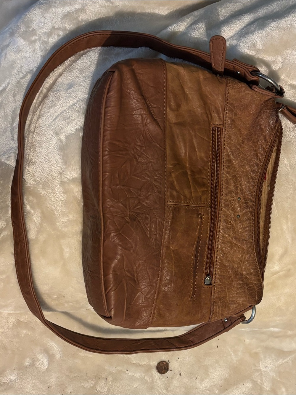Stone Mountain Accessories tan and brown crossbody messenger bag - Picture 2 of 3